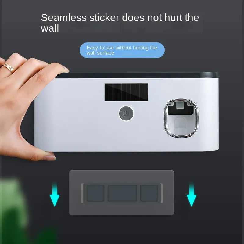 Väggmonterad tandborsteförvaring med UV